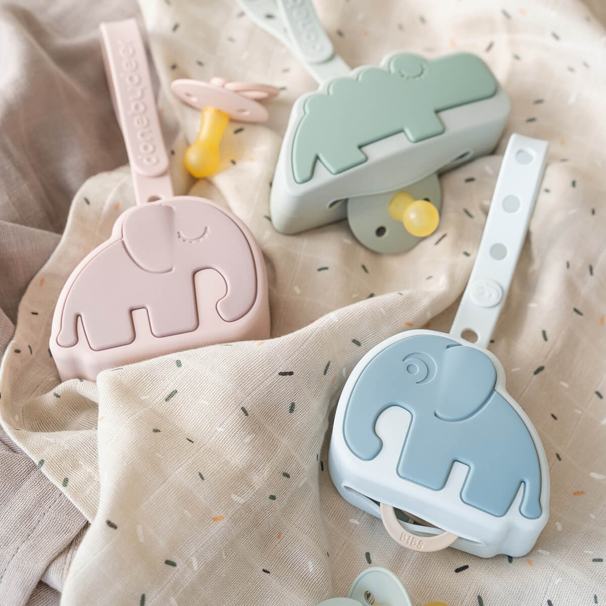 Done by Deer - Silicone pacifier pouch Elphee Powder